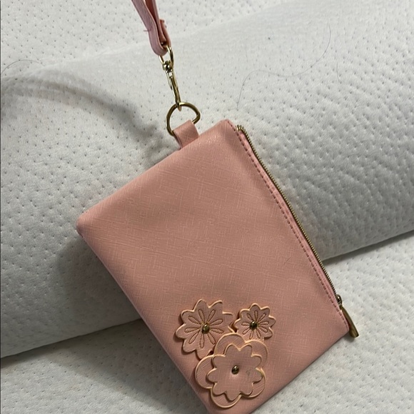Pink Floral Wristlet Clutch 3D flower design - Picture 6 of 6